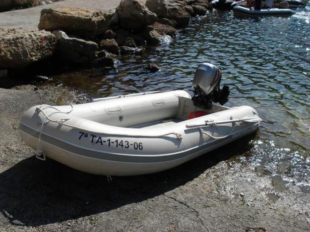 Zodiac Quicksilver 340 S con motor Mariner 4 tiempos 8 hp