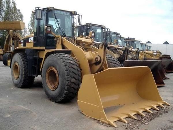 cargadora de neumaticos Caterpillar 938G II, 2004
