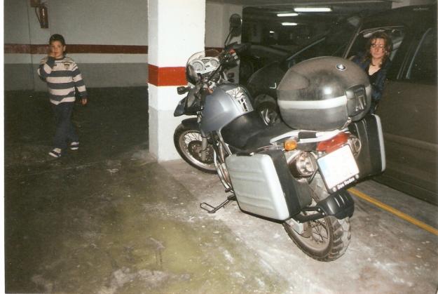 bmw moto gris