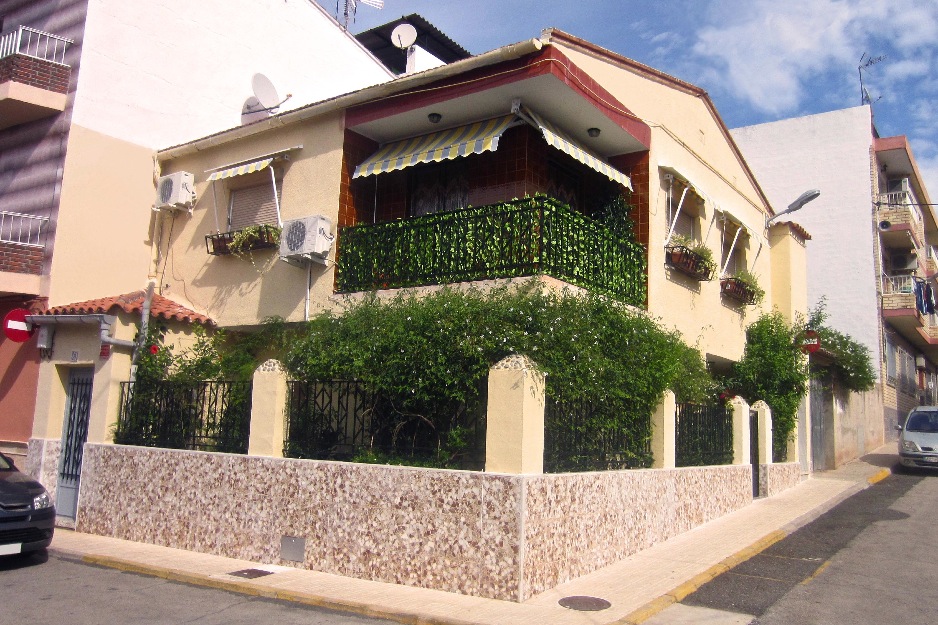 Casa muy luminosa en CHELLA