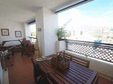 Apartamento con 2 dormitorios se vende en Marbella, Costa del Sol