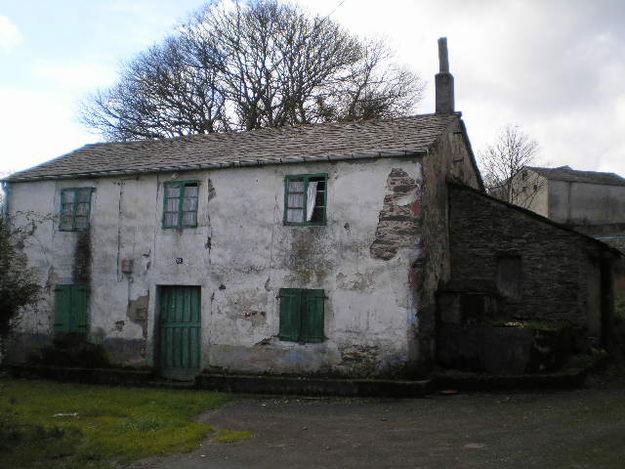 CASA DE PIEDRA CON FINCA PARA RESTAURAR