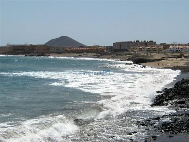 Se vende terreno urbano en El Médano, Tenerife.