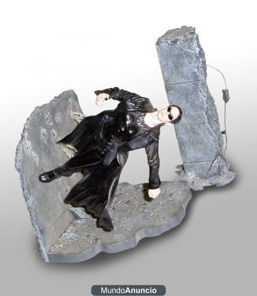 FIGURA TRINITY MATRIX PRECINTADA