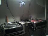 Tocadiscos/Giradiscos/Platos TECHNICS 1200 sus maletas, y mesa STANTON SK-II F