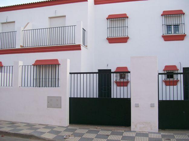 casa adosada en castilblanco de los arroyos