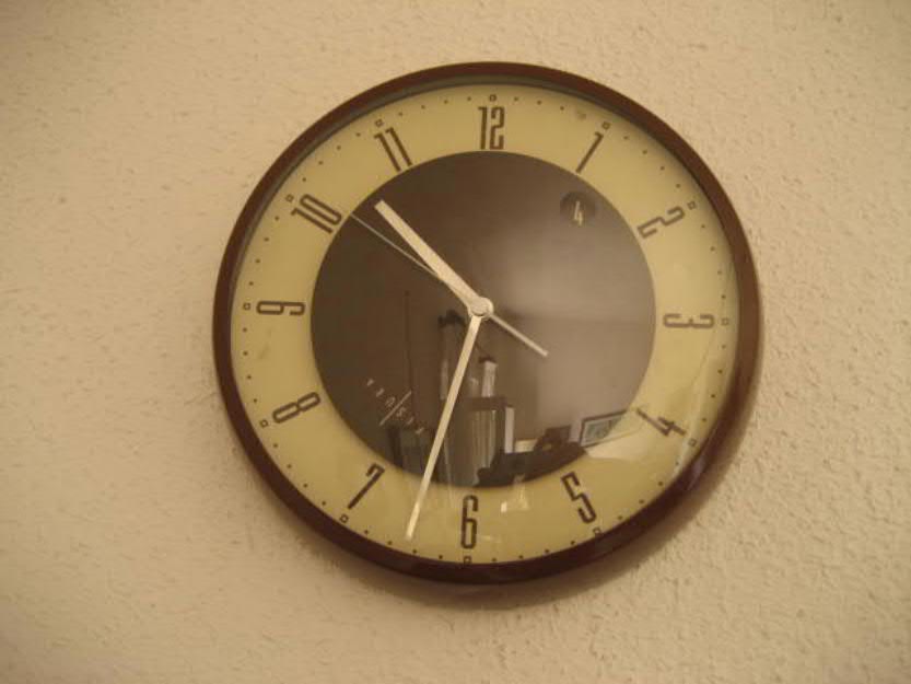 Reloj marron para cocina o estancia