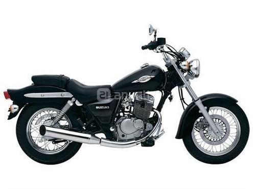 SUZUKI Marauder 125