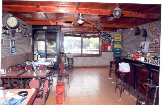 Cafeteria 70m2 y Meson 111m2