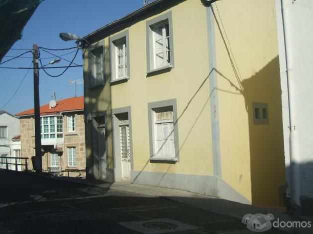 CASA DE PIEDRA RECEBADA A PIE DE PUERTO NAUTICO Y PLAYA