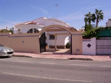 Chalet con 2 dormitorios se vende en Ciudad Quesada, Costa Blanca
