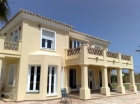 Chalet con 5 dormitorios se vende en Casares Costa, Costa del Sol - mejor precio | unprecio.es