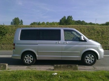 VOLKSWAGEN MULTIVAN 2.500TDI 174CV CONFORTLINE + NAVI - Leon