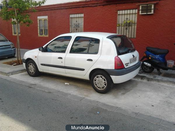 VENDO RENAULT CLIO