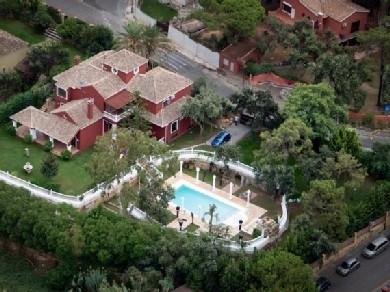 Chalet con 8 dormitorios se vende en Marbella, Costa del Sol