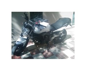 YAMAHA FZ6