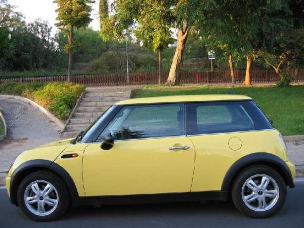 Comprar coche Mini MINI ONE 90 CV '04 en Sant Just Desvern