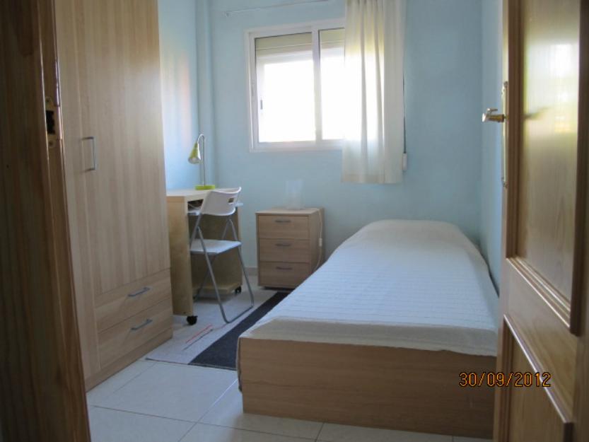 Alquilo habitaciones a estudiantes chicas