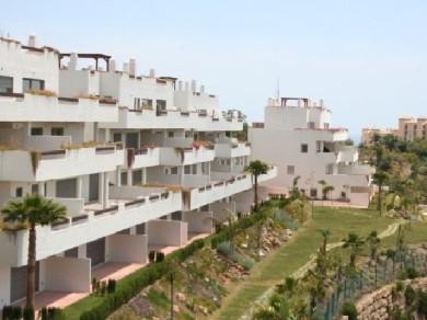 Apartamento con 3 dormitorios se vende en Benahavis, Costa del Sol