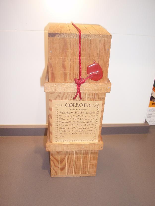 Botella aguardiente de manzana - De 1942 embotellado en 1976 -
