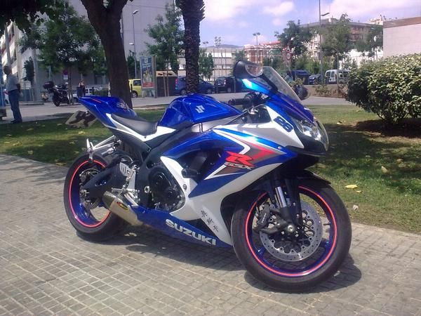 vendo suzuki GSXR 750