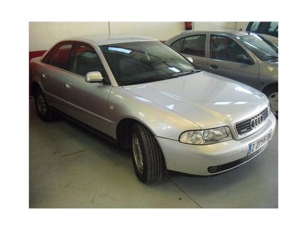 AUDI A4 2.4 QUATTRO