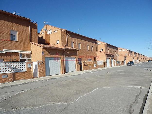 Casa adosada en Chozas de Canales