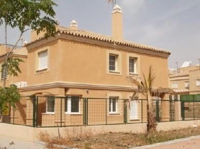 Adosado con 3 dormitorios se vende en Torre del Mar, Costa del Sol