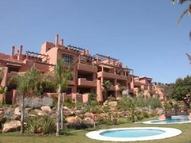 Apartamento con 3 dormitorios se vende en Marbella, Costa del Sol