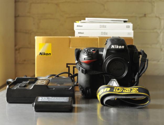 Nikon D3X Digital SLR Camara 24.5 Megapixels