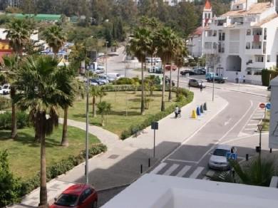 Apartamento con 3 dormitorios se vende en Marbella, Costa del Sol