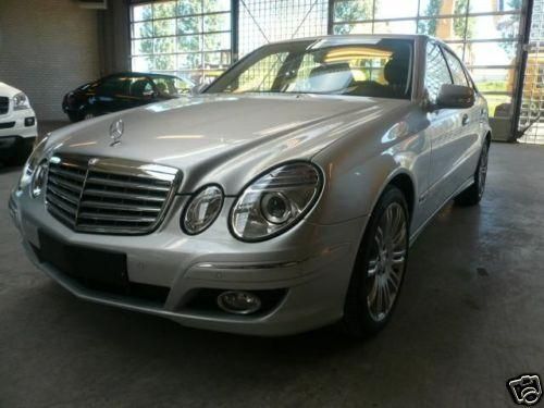 Mercedes E 280 Gris clair