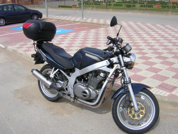 SUZUKI GS 500