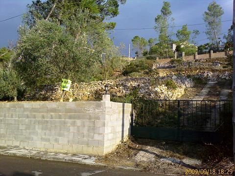 Parcela de 555m2 a dos calles y con vistas espectaculares