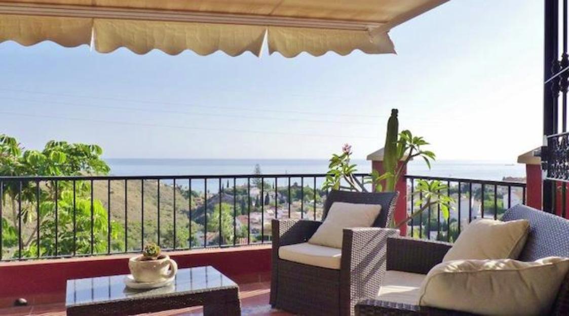 Venta villa moderna con vistas al mar en Serramar, Rincón de la Victoria. Costa del Sol.