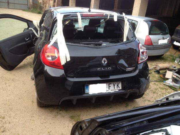 Despiece Renault clio sport 2.0 16v 200cv de diciembre del 2007 con 68811km (accidentado)