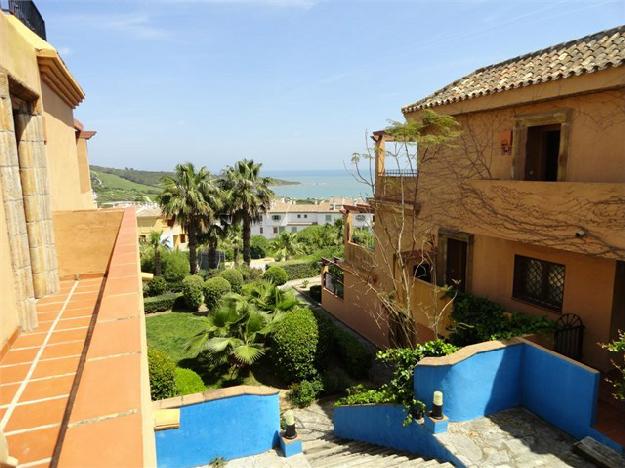 Apartamento en Alcaidesa, vistas al mar