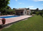 Chalet con 2 dormitorios se vende en Alhaurin el Grande - mejor precio | unprecio.es