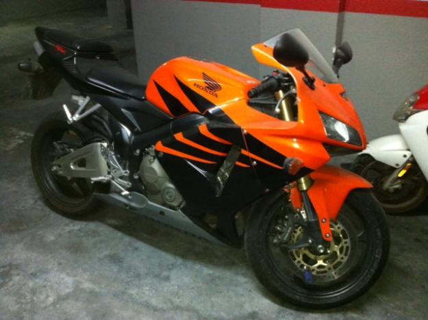 Honda CBR 600 RR 2006 Naranja y negra