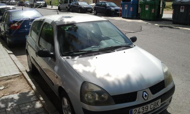 Se vende renault clio en perfecto estado