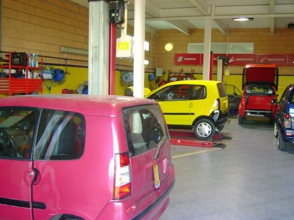 Venta de Microcoches (coches sin carnet) Marca Aixam.-