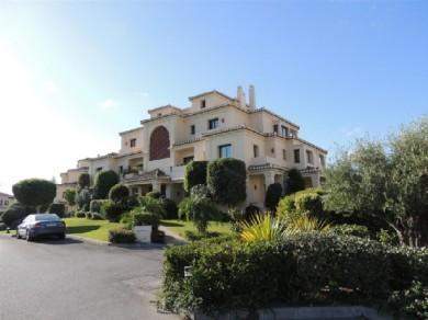 Apartamento con 5 dormitorios se vende en Benahavis, Costa del Sol
