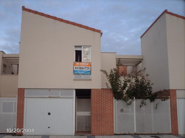 VENDO CHALET ADOSado en cabezon  del    pisuerga