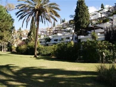 Apartamento con 3 dormitorios se vende en Marbella, Costa del Sol