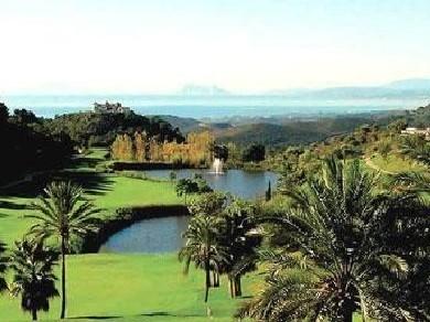 Apartamento con 2 dormitorios se vende en Marbella, Costa del Sol