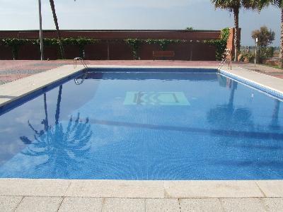 Apartment with terrace and swimming pool