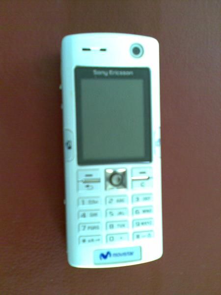 SONY ERICSSON K608I PLATEADO DE MOVISTAR CON TARJETA PREPAGO