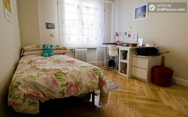 Rooms available - Girls only apartment in central Salamanca