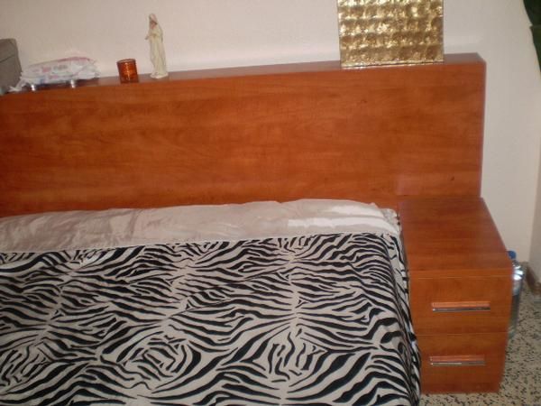 vendo cama de matrimonio i sofa de piel roja