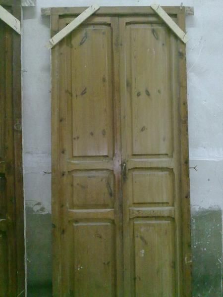 PUERTAS DE MOBILA Y REJAS DE FORJA
